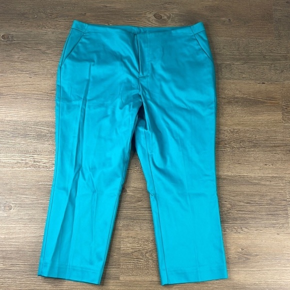 Worthington Women’s Turquoise Teal Modern Fit Crop Capri, size 10 - Picture 1 of 9